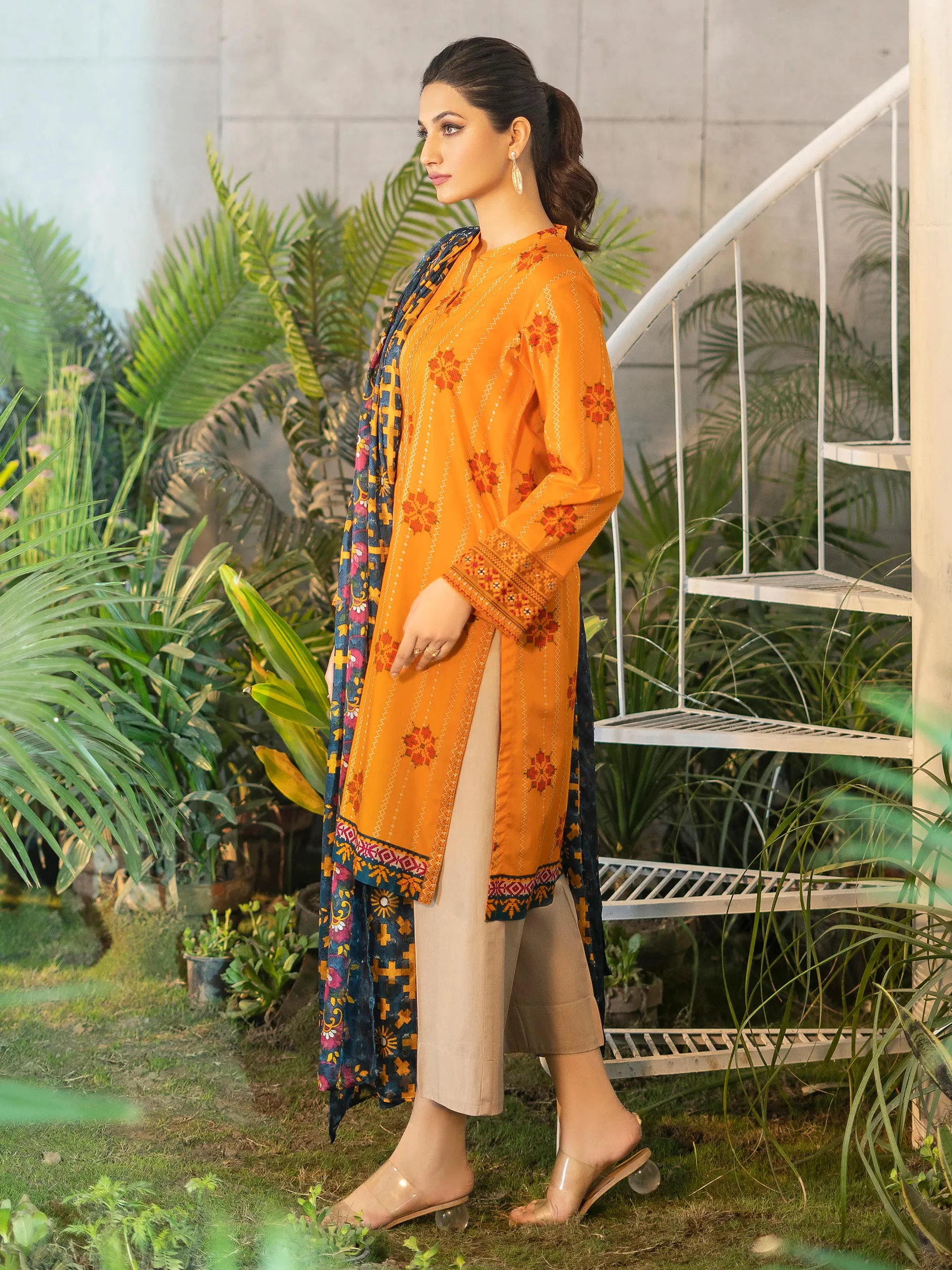 2 Piece Lawn Suit-Embroidered (Unstitched)