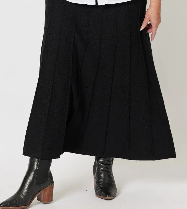 Kate long knit black skirt