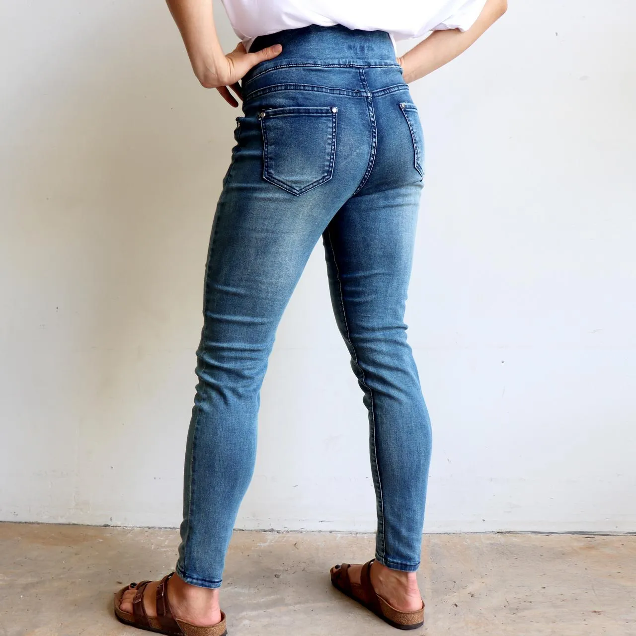 Shaper Denim Pull-on Jeans