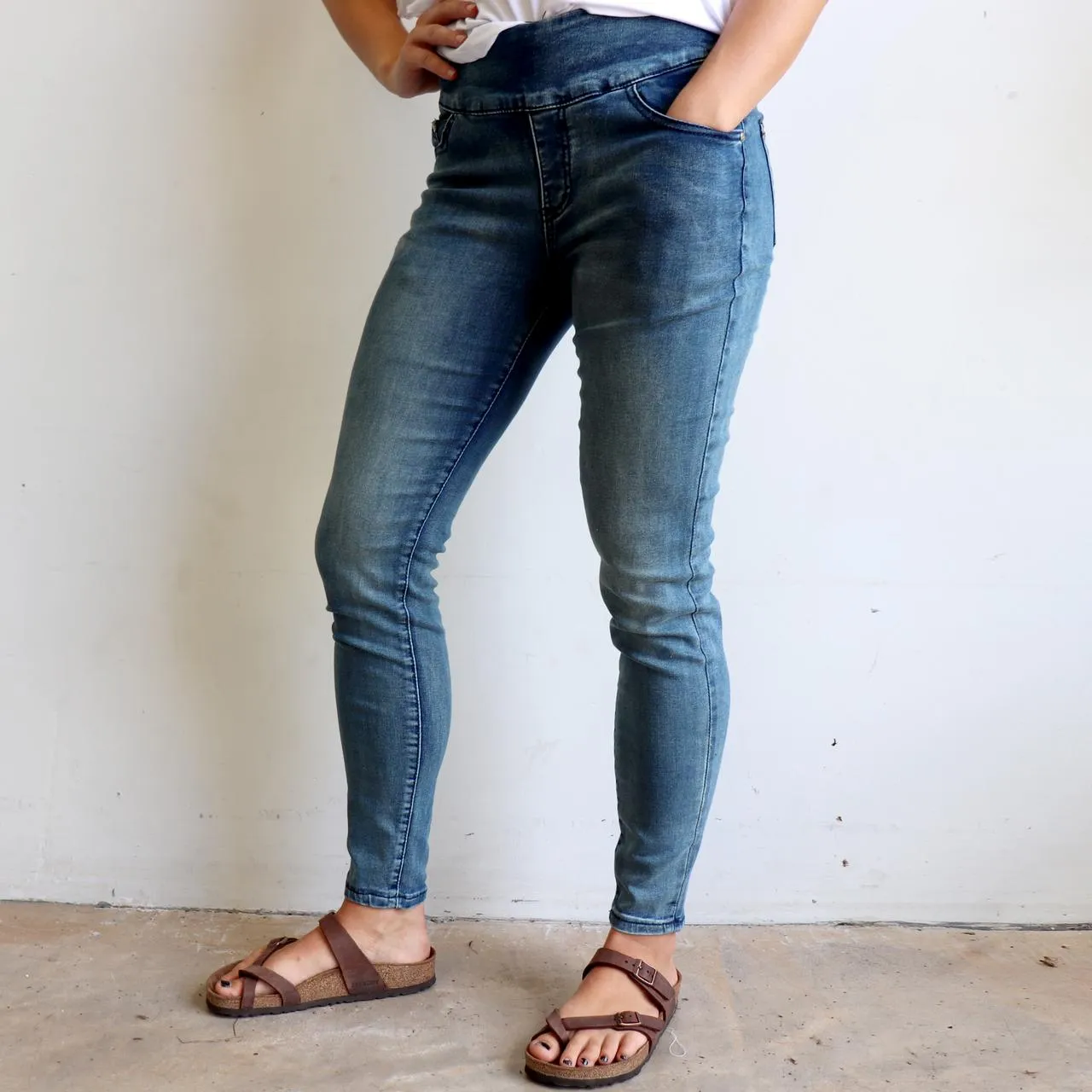 Shaper Denim Pull-on Jeans