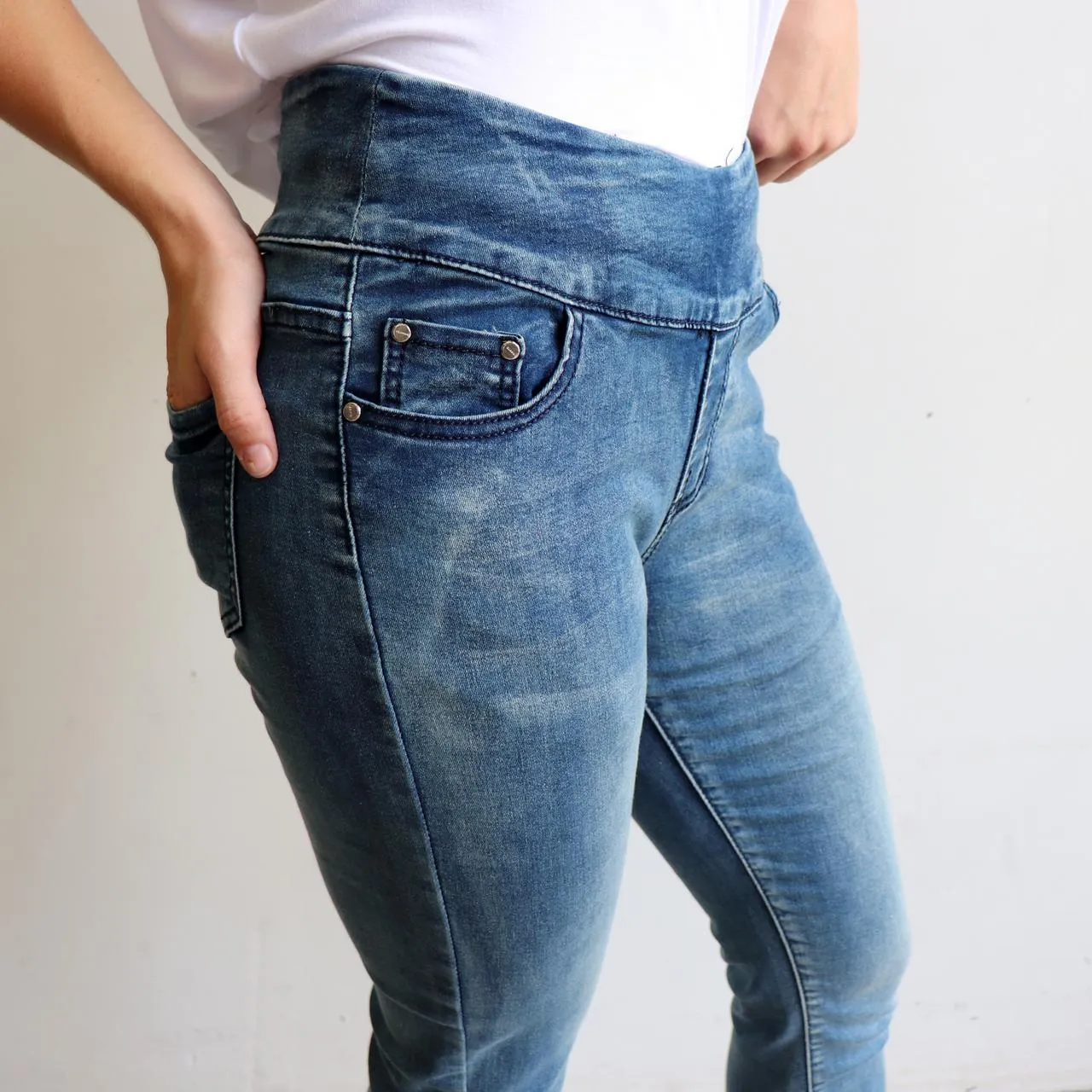 Shaper Denim Pull-on Jeans